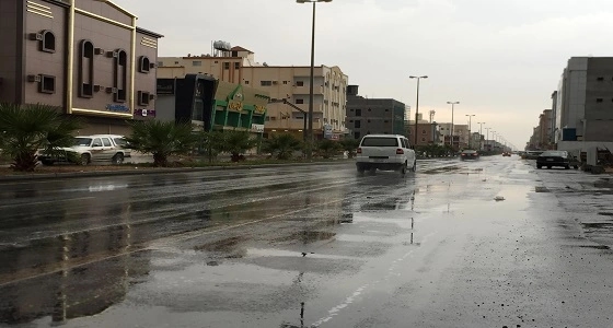 هطول أمطار متوسطة على تبوك