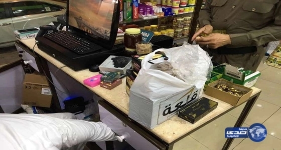 ضبط مقيمين يروجون منشطات جنسية ومعاجين تسبب أمراض خطيرة بمكة
