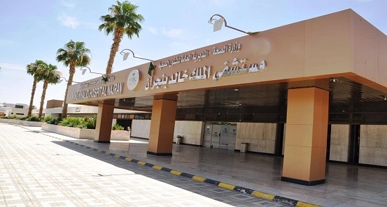 مواطن يستعيد الحركة والإحساس بعد جراحة دقيقة ناجحة
