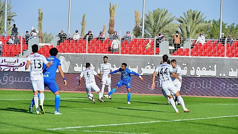 الطائي يحقق انتصار ثمين على الفتح