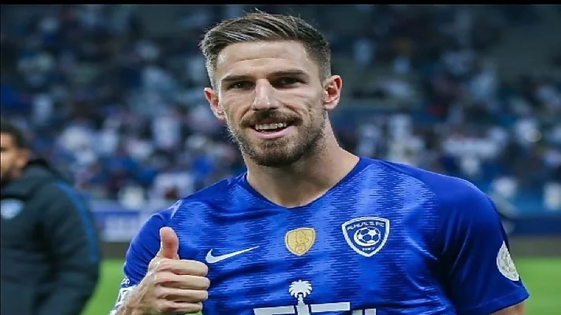 محترف استرالي يغادر من فريقه بعد دعمه للهلال