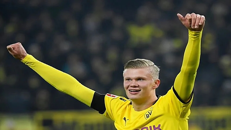 كشف تفاصيل اجتماع برشلونة مع والد هالاند