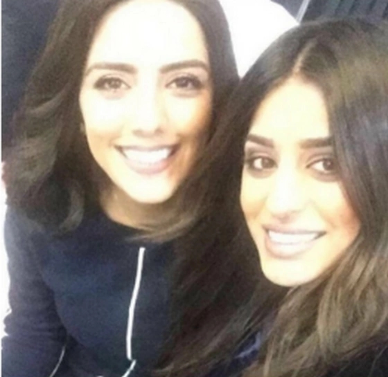 صورة .. خادم الحرمين ورئيس وزراء ماليزيا يجتمعان في " سيلفي "