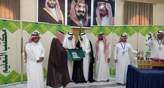 بالصور.. فنان هندي يحول أجساد الأبل إلى لوحات فنية مذهلة