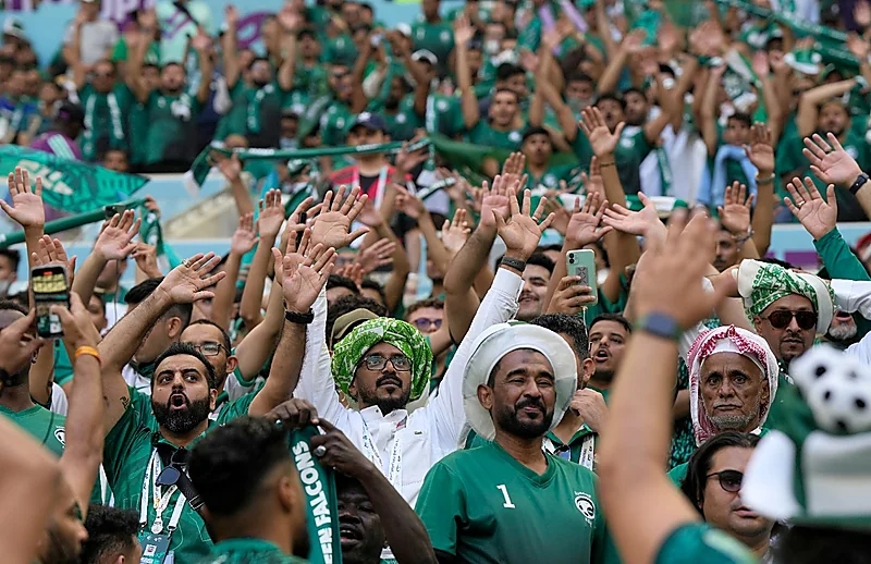 بالفيديو والصور.. مسعف بالهلال الأحمر يشارك فريق للاستكشاف بالباحة