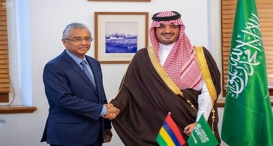 بالصور.. سمو وزير الداخلية يعقد جلسة مباحثات مع رئيس مجلس الوزراء بموريشيوس