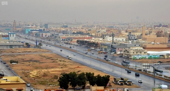 هطول أمطار متوسطة على الرياض