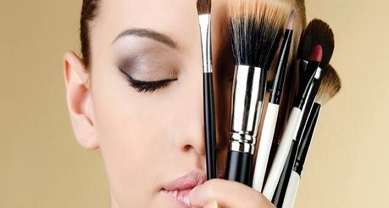 فتوى تجيز وضع المرأة للمكياج بشرط
