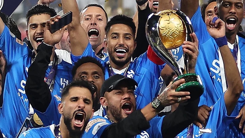 حديث الصحافة العالمية بعد تتويج الهلال بكأس السوبر على حساب الاتحاد .. صور