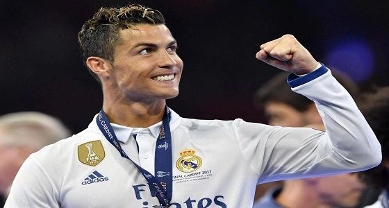 رغم الهزيمة.. رونالدو يتجاهل آلام الكلاسيكو ويحتفل بالكريسماس