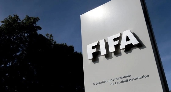 " الفيفا " يهنيء جمهوره بـ " يوم الحب " بفيديو طريف لنجم سان جيرمان