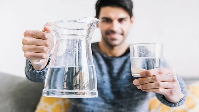 10 علامات تدل على حاجة جسمك للمياه
