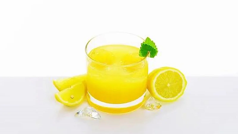 أضرار شرب الكثير من ماء الليمون على الريق