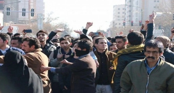 ثوار إيران يحرقون 4 مراقد لأبناء أئمة شيعة