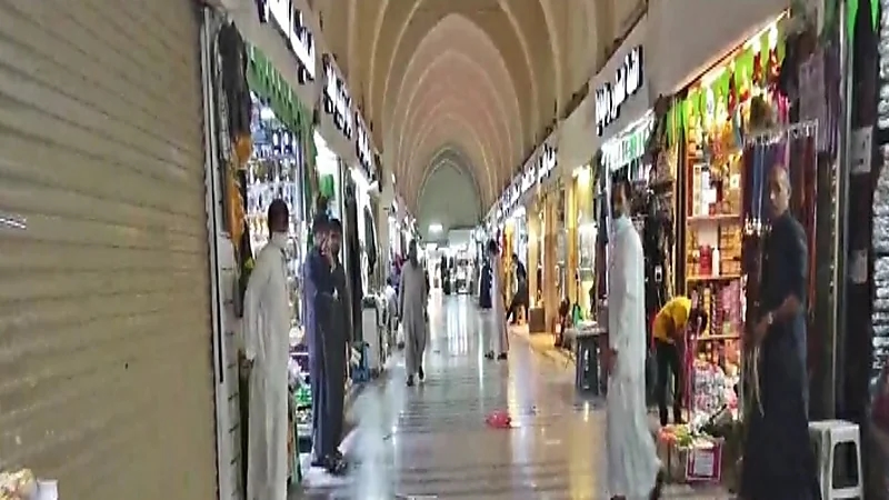 بالفيديو.. "التجارة" تضبط ١٧ حالة اشتباه تستر تجاري بالمدينة المنورة