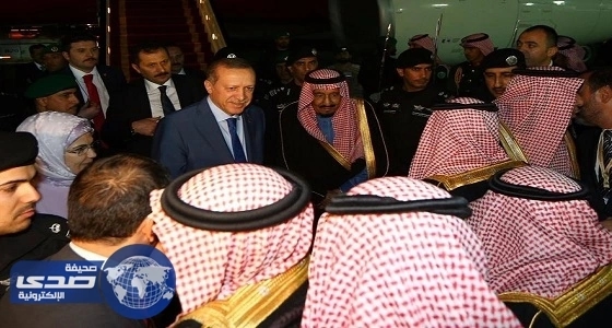 بالصور.. إحباط تهريب أسلحة وذخيرة حية و64 بلاطة حشيش بجازان
