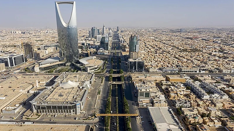 اعتماد الدليل التنظيمي الشامل للوحات التجارية بالرياض