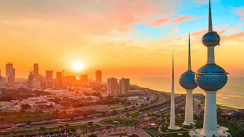 توقيف 4 ضباط في جهاز أمن الدولة بالكويت