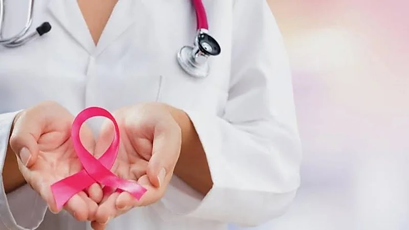 علامات تشير إلى الإصابة بسرطان الثدي في أخطر مراحله