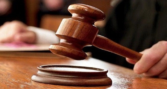 أم تقاضي ابنها ليسدد مليون دولار ثمن تربيتها له