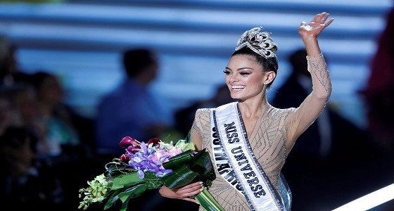 بالصور.. فوز ممثلة جنوب أفريقيا بملكة جمال الكون 2017
