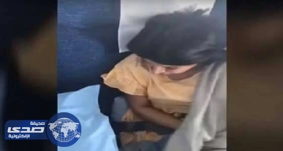 بالفيديو.. تصوير ممثلة كويتية وهي نايمة بالطيارة