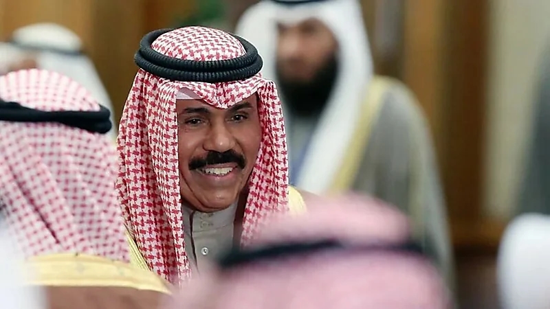 أمير الكويت يقبل استقالة وزيري الدفاع والداخلية