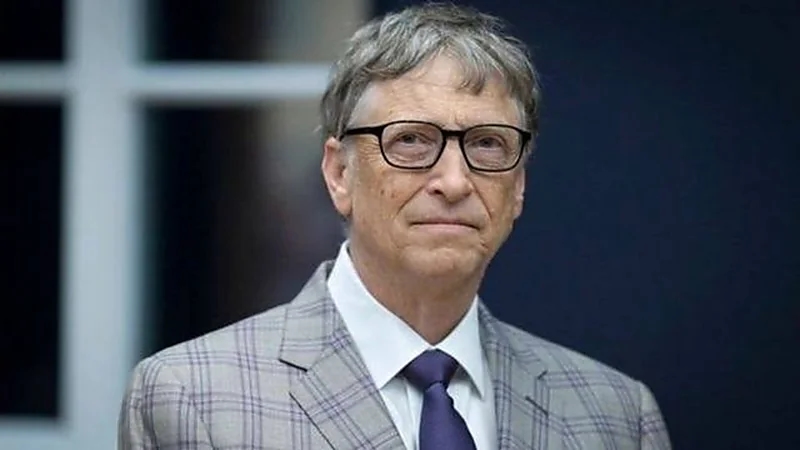 بيل جيتس يتوقع انتهاء موجة أوميكرون مارس المقبل