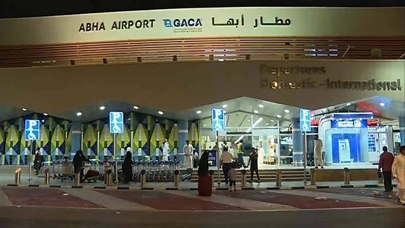 اعتراض مسيرة مفخخة أطلقت باتجاه مطار أبها الدولي