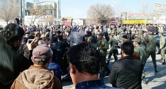 فضيحة النائب العام لـ " طهران " على يد برلماني في إيران