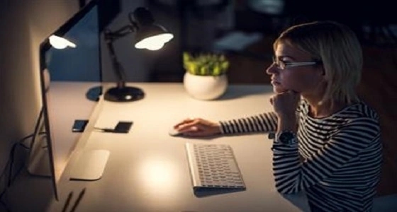 دراسة: الإضاءة الخافتة لفترة طويلة تسبب الغباء