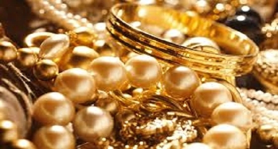 بالفيديو.. خبيرة مجوهرات تعرض أحدث التصميمات لعام 2018