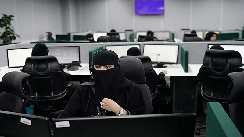 بالفيديو..قانوني يوضح الفروقات بين العمل في القطاع الحكومي والخاص بالنسبة للمرأة
