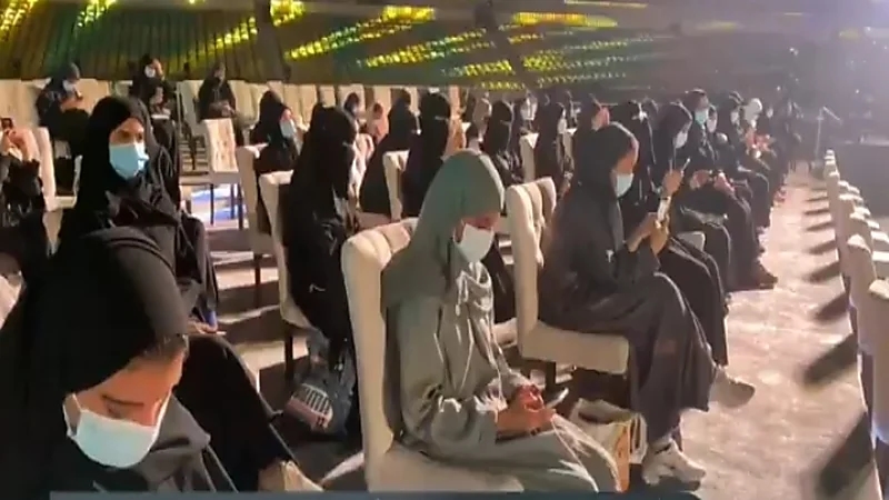 بالفيديو.. طالبات يعبرن عن فرحهن بالالتحاق بجامعة البترول والمعادن لأول مرة
