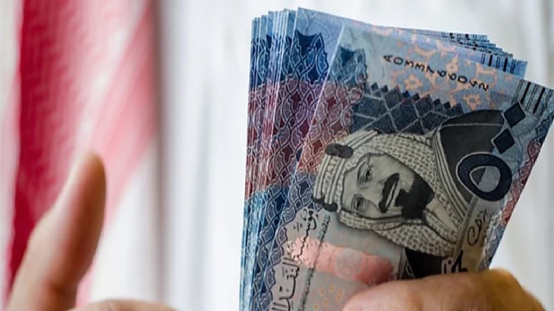 اقتصادي يطالب بحد أدنى للأجور لا يقل عن 7 آلاف ريال