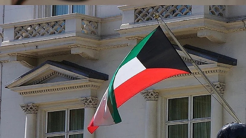 الكويت تحث مواطنيها على مغادرة العراق
