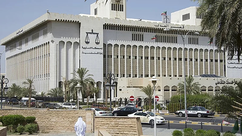 المؤبد لكويتي قتل سائق أسرته حرقاً