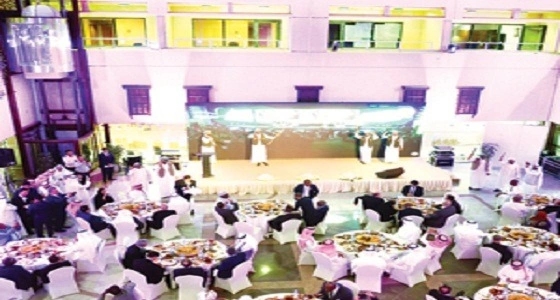 طلاب يستضيفون " مأدبة عشاء " لوزراء العمل بالدول الإسلامية
