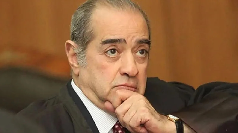 المحامي المصري فريد الديب يصف شائعة وفاته بـ "السخيفة"