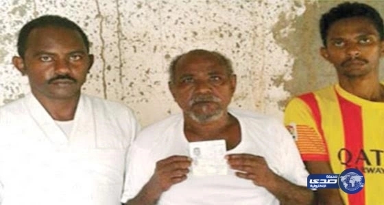 بالفيديو.. أسد يٌهاجم طفلة برفقة والدتها