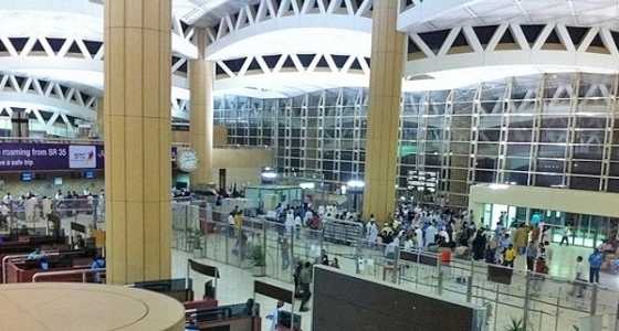 القبض على المتورطين بسرقة شحنة ذهب بمطار الملك خالد
