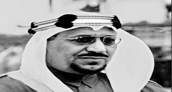 بالصورة..موقف استدعى الملك سعود لإيقاف موكبه لتقديم المساعدة