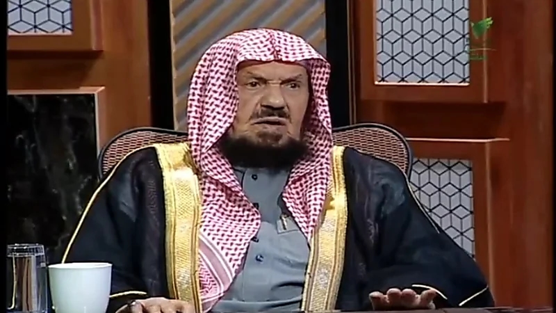 بالفيديو.. "المنيع" يوضح حكم ‏وضع الرجال لـ"جيل أو كريم" للشعر