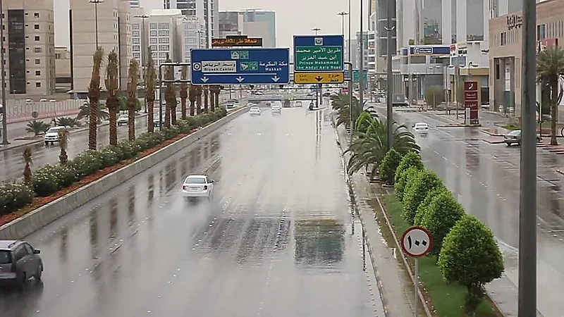 توقعات بأمطار غزيرة على 4 مناطق حتى الأسبوع المقبل .. فيديو