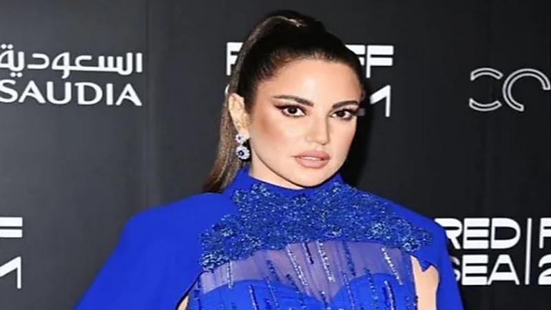 شاهد.. إطلالة شتوية للفنانة درة تخطف الأنظار حولها  
