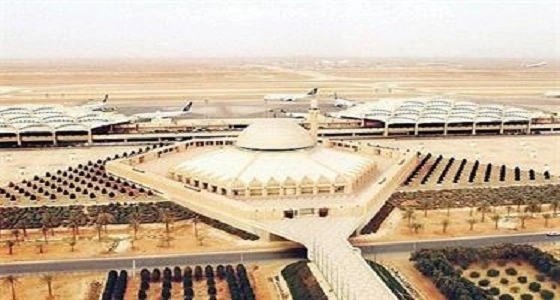 خدمة مواقف السيارات بمطار الملك خالد نظير ريالا واحدا في الساعة