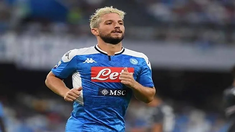 لاعب نابولي يرفض عرضا من نادٍ سعودي 