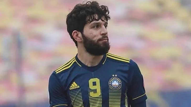 ماشاريبوف يفضل البقاء مع شباب الأهلي وعدم العودة للنصر