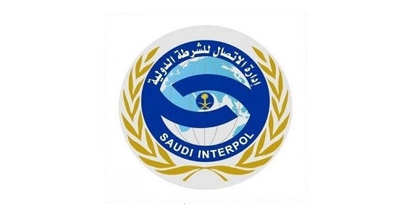 الانتربول السعودي يسترد مطلوباً لسلطات المملكة لإنفاذ حكم قضائي
