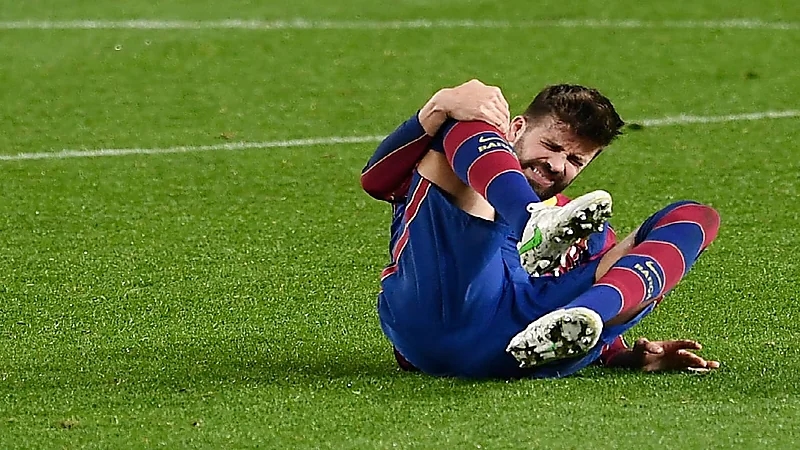 برشلونة يكشف حجم إصابة بيكيه